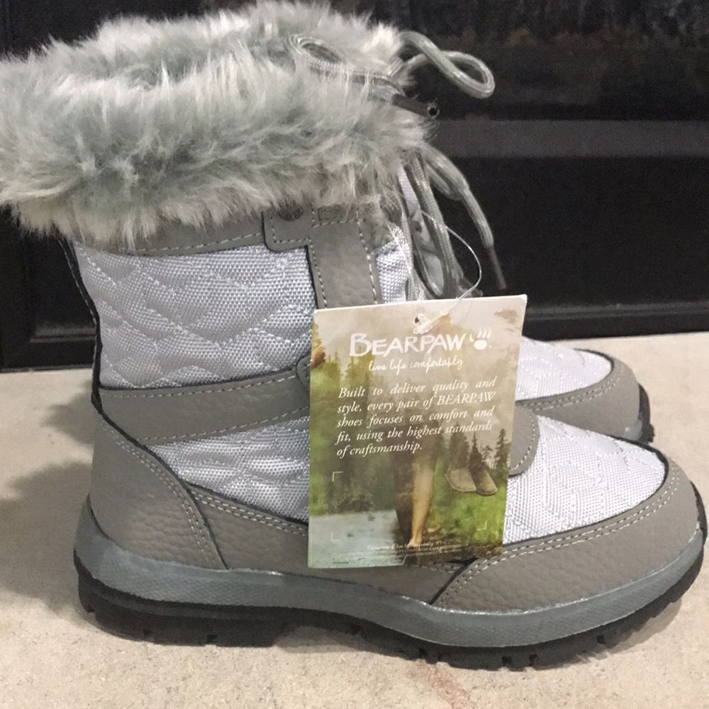 BearPaw Youth Size 1 Winter Snow Boot, Grey & Charcoal, Width: M, Waterproof - Picture 4 of 8